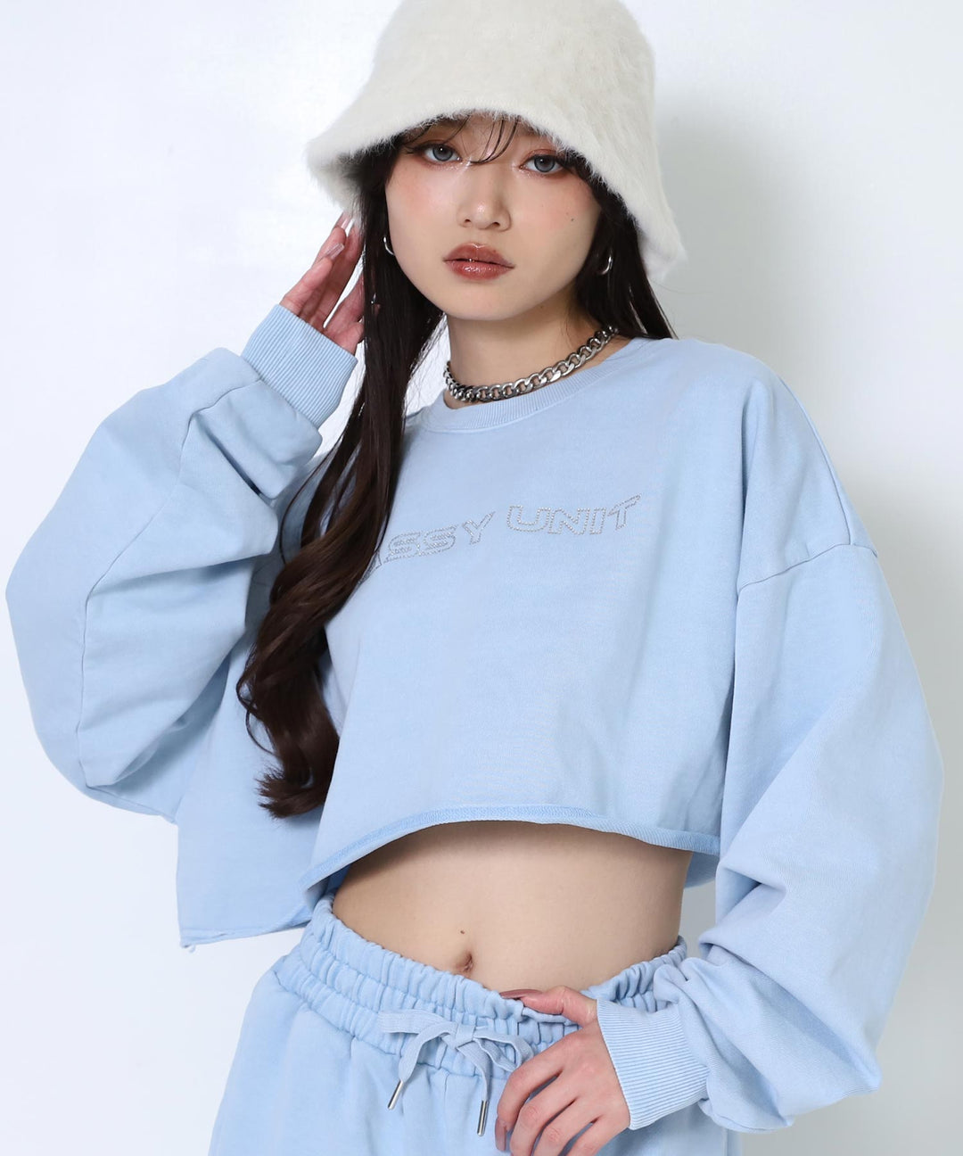 ブルー