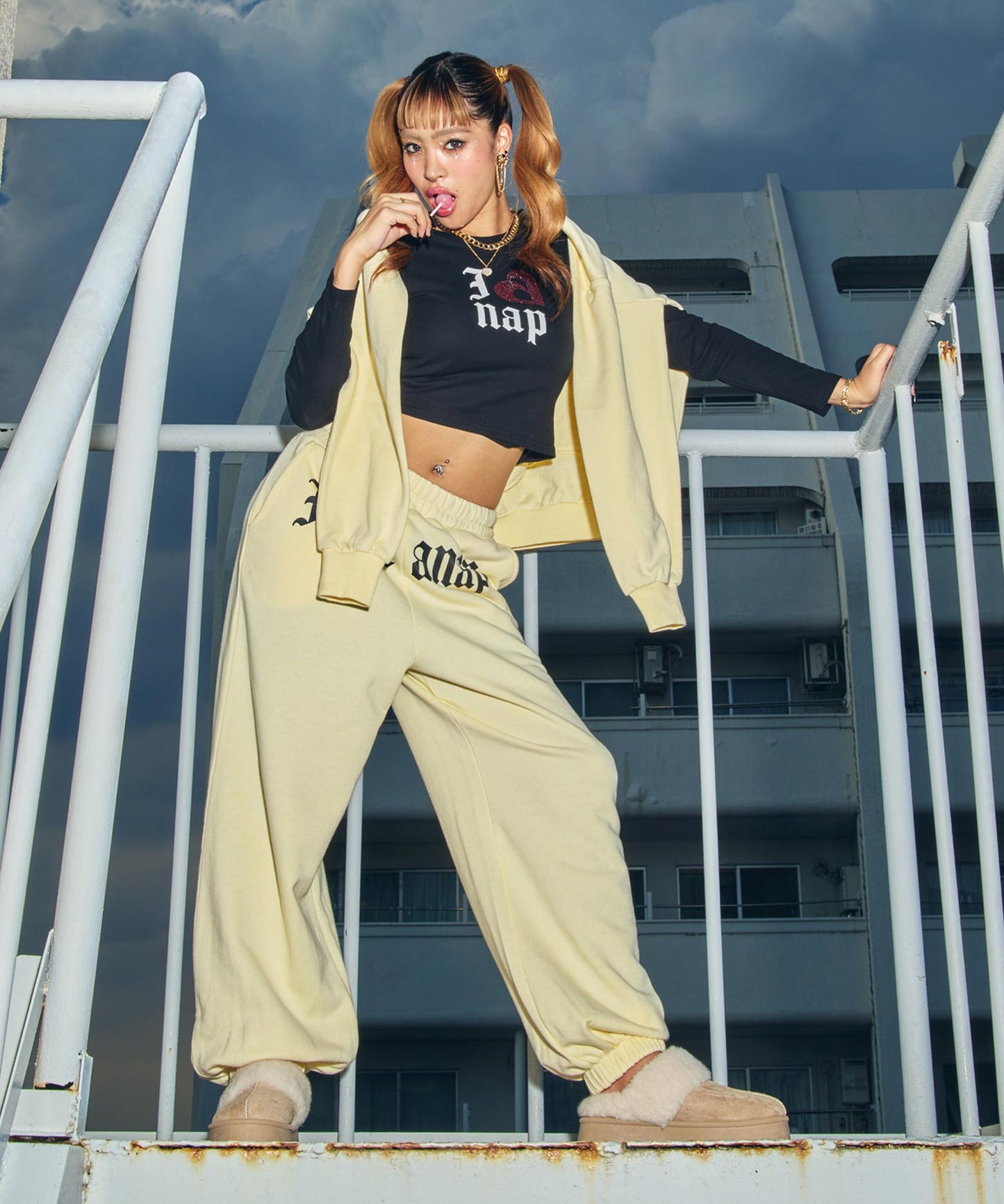 ライトベージュ