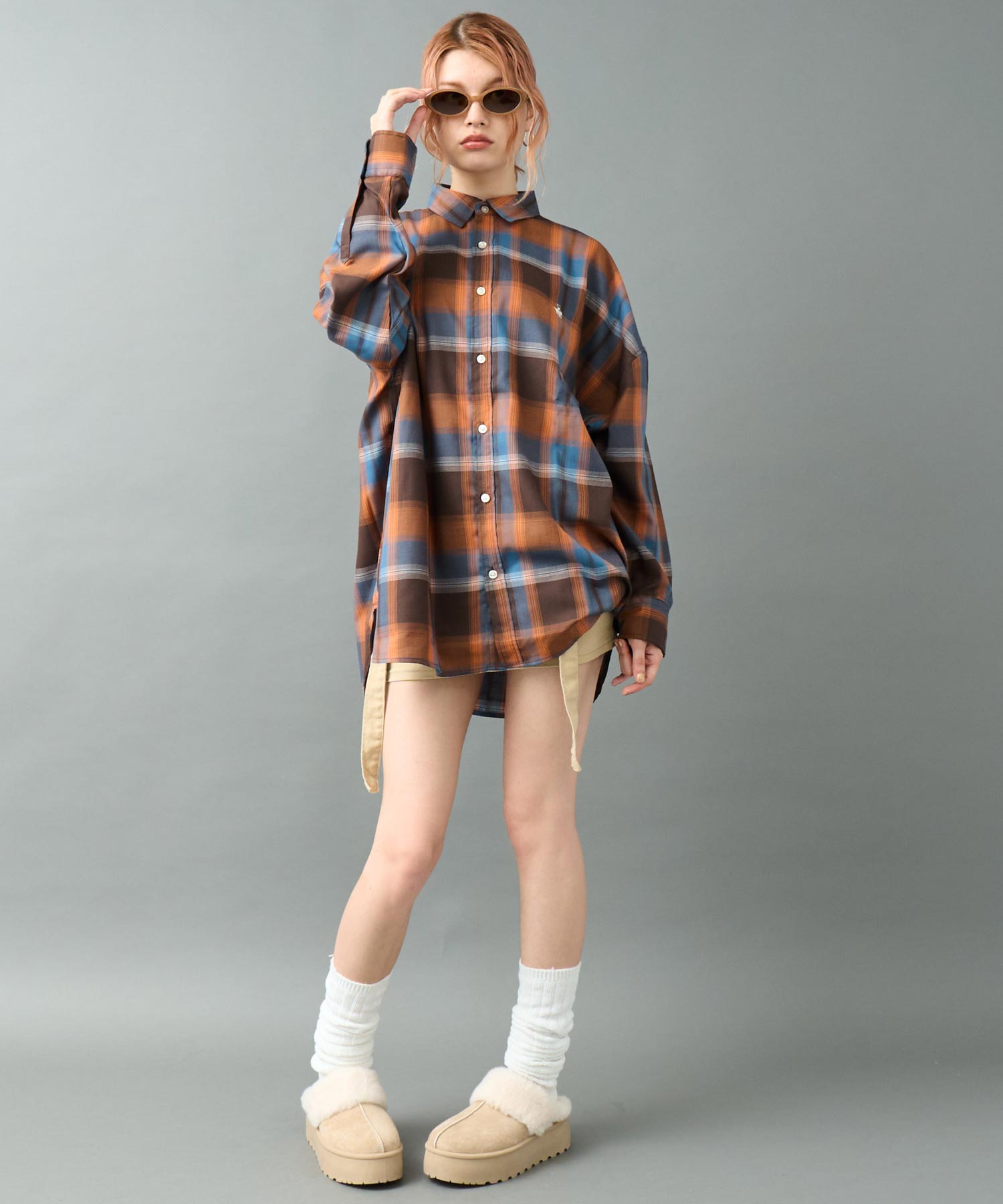 ライトベージュ