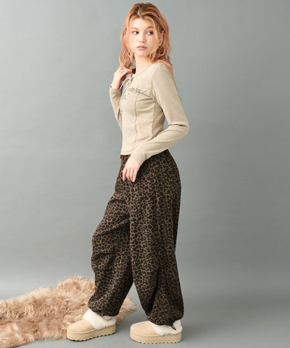 ライトベージュ