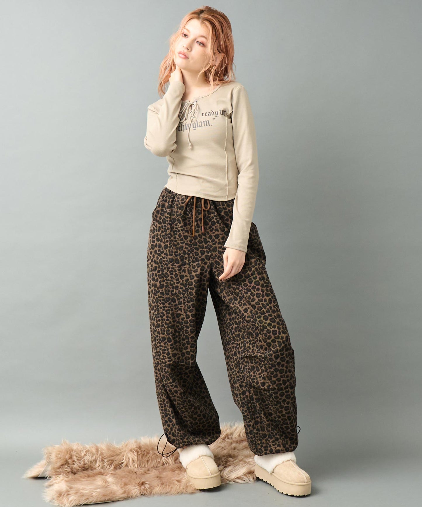 ライトベージュ