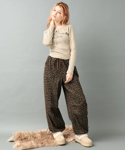 ライトベージュ