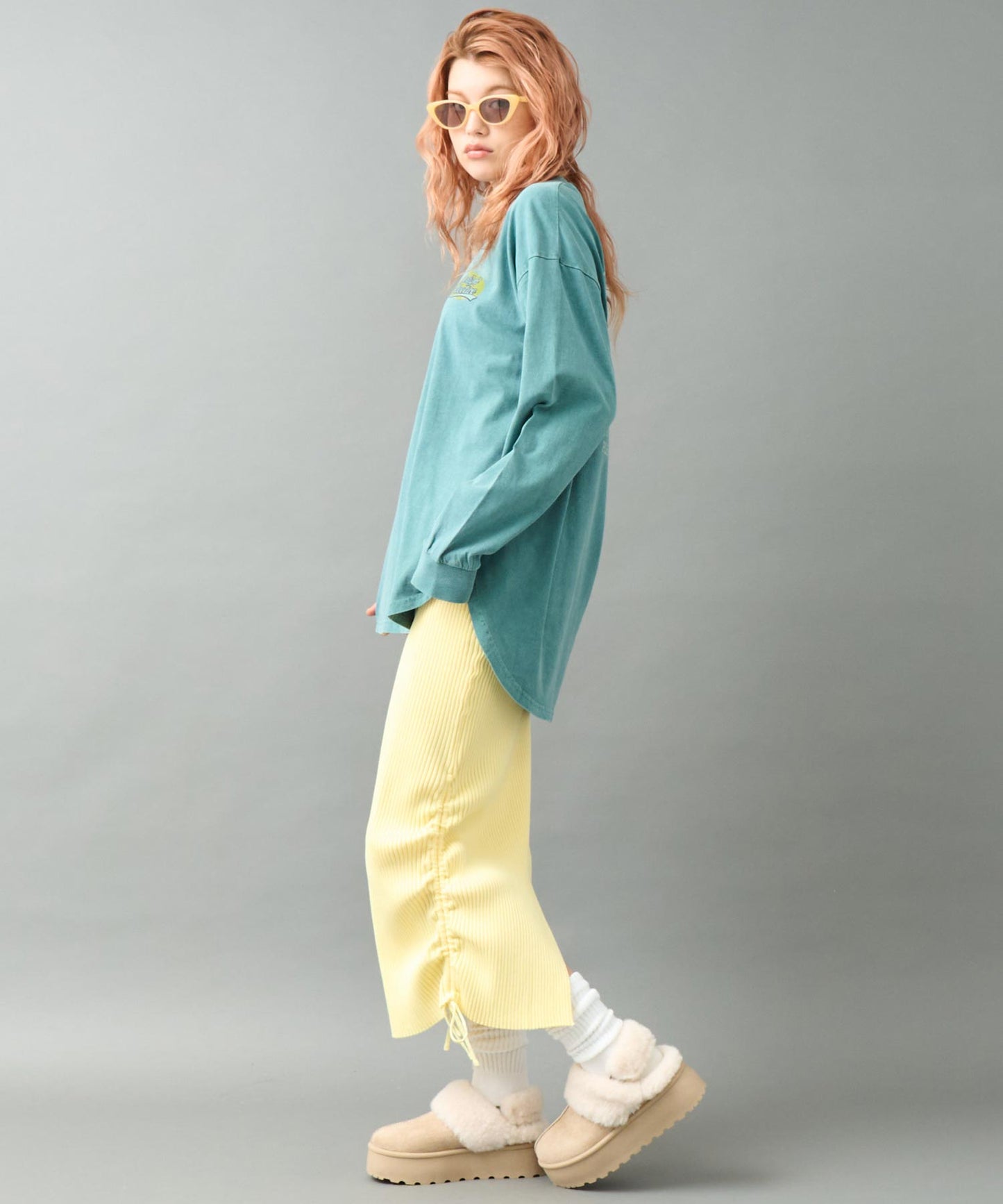 ライトベージュ