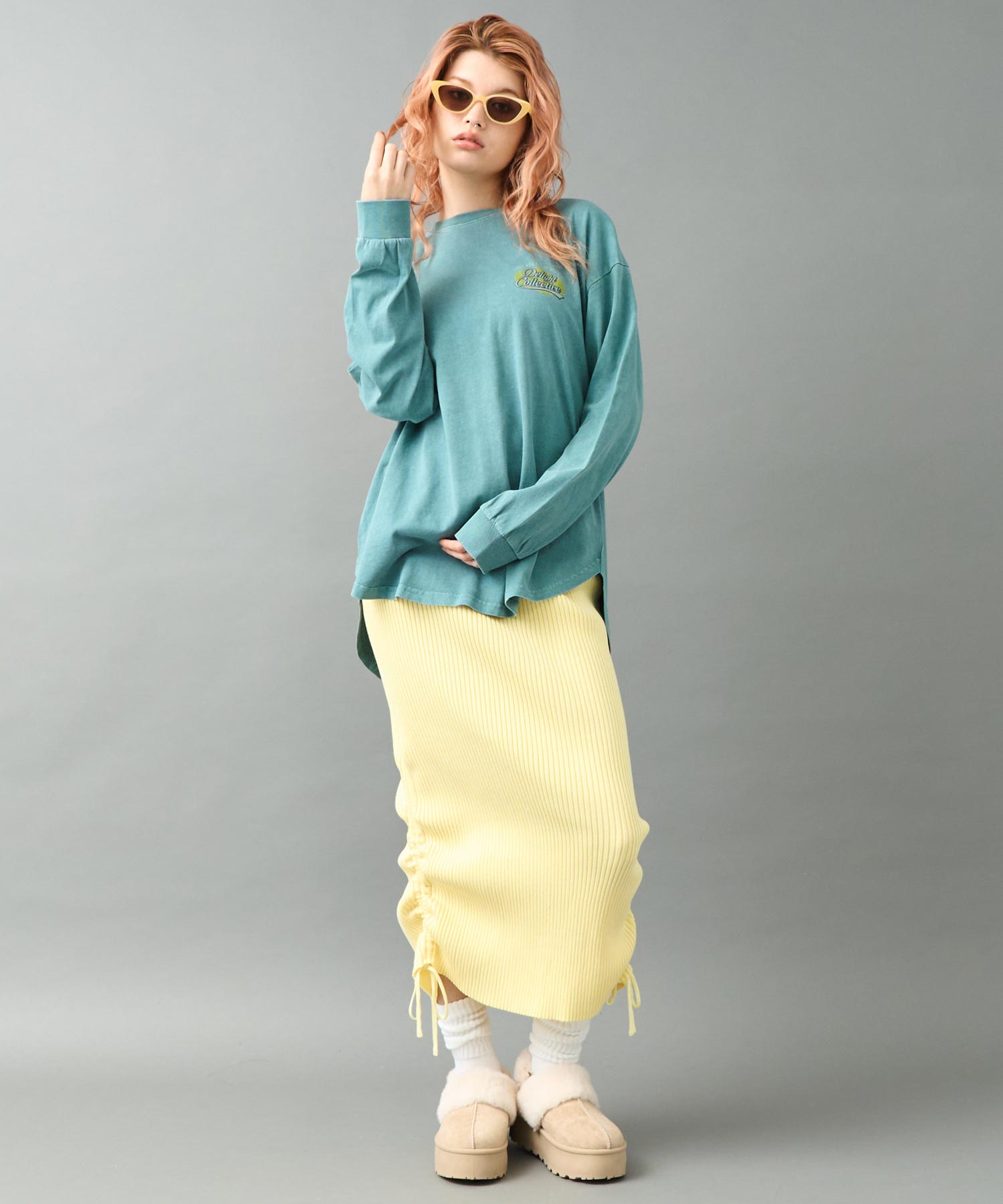 ライトベージュ