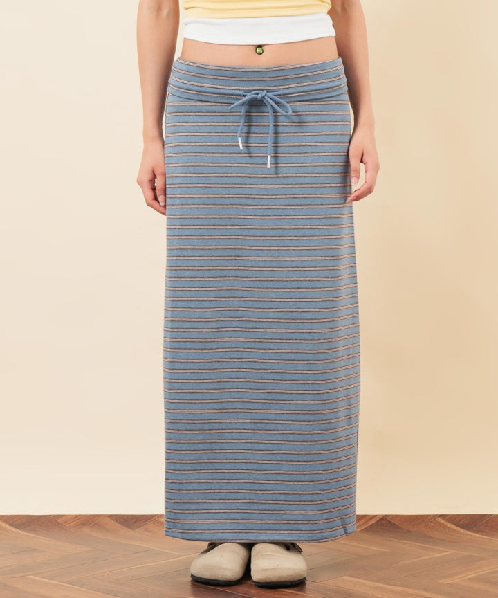 ブルー