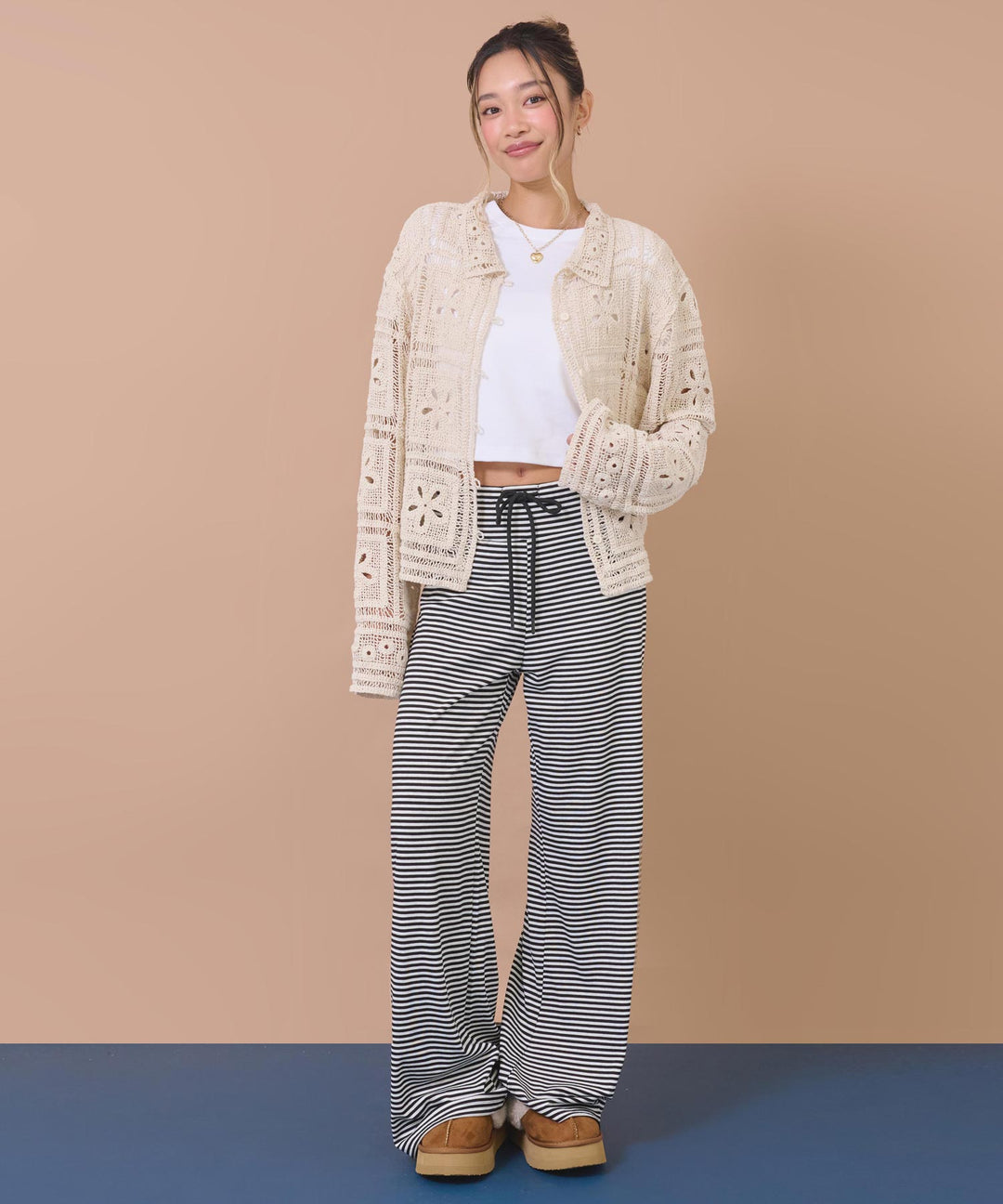 ホワイト(身長：約163cm)