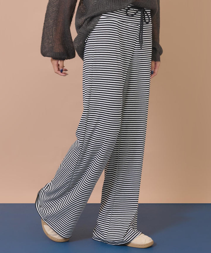 ホワイト(身長：約163cm)