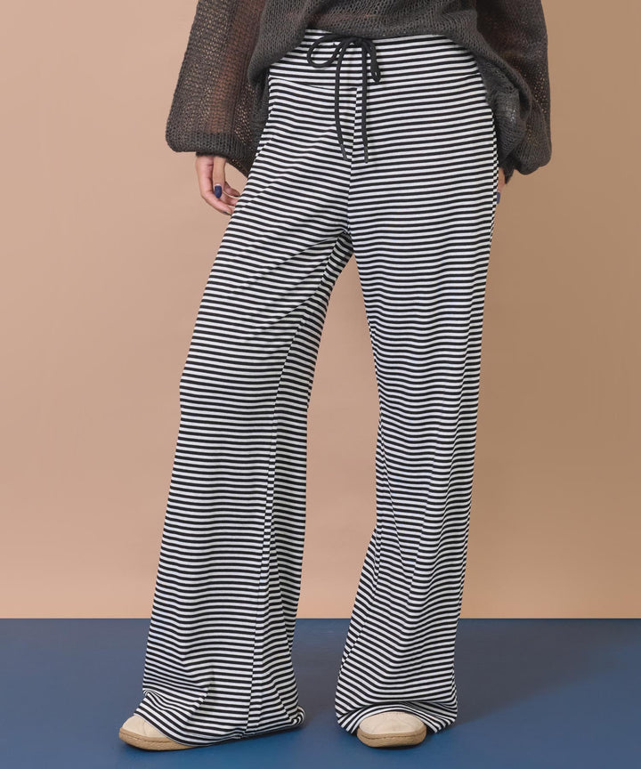 ホワイト(身長：約163cm)