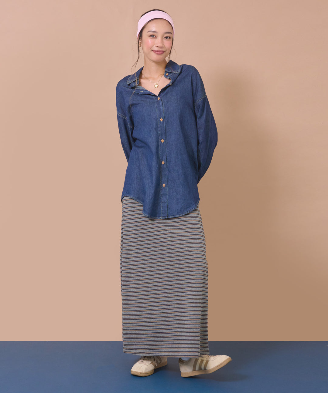 インディゴ(身長：約163cm)