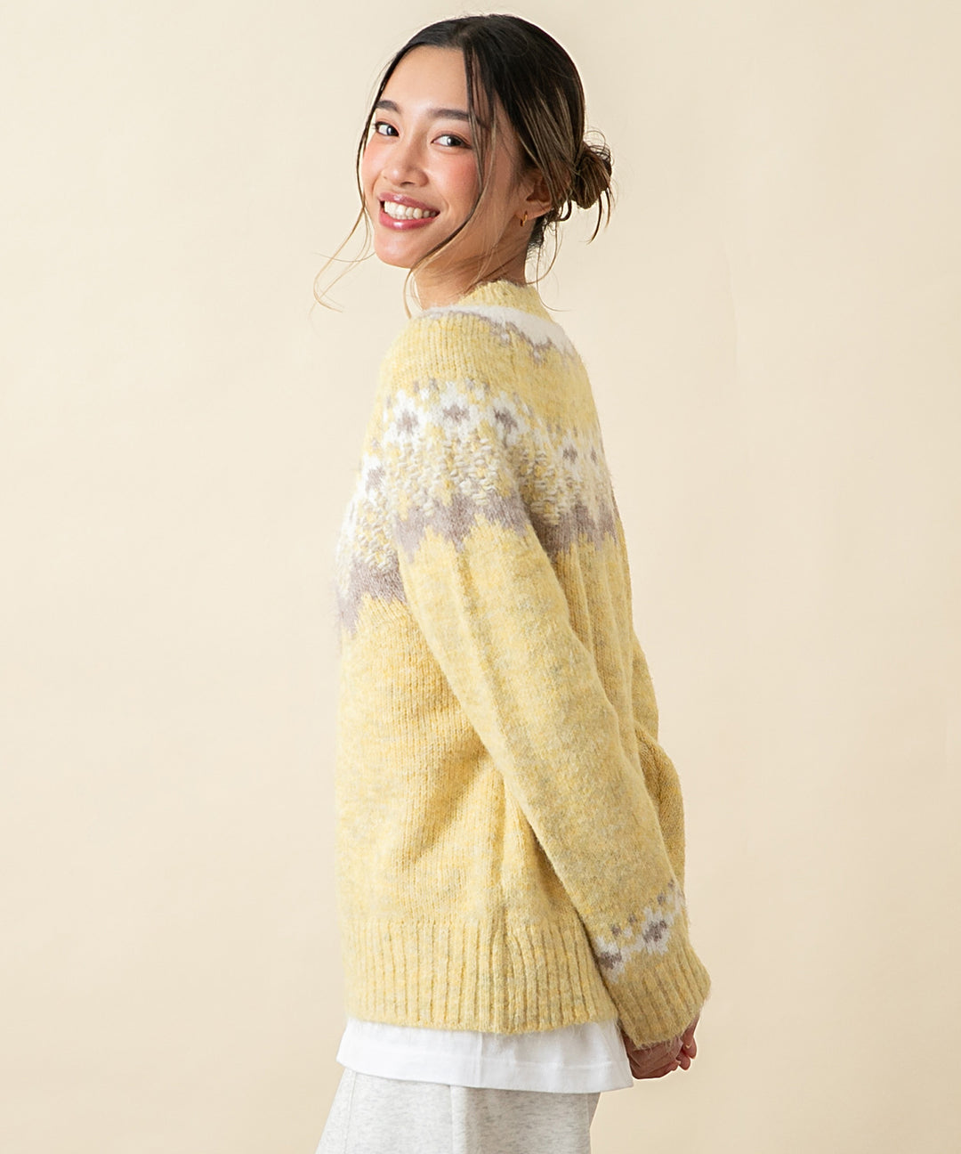 イエロー(身長：約163cm)