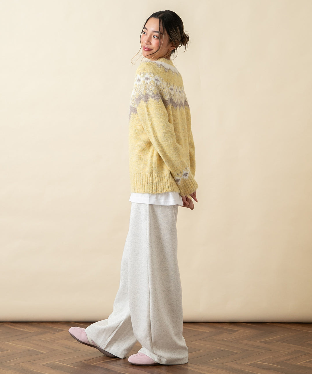 イエロー(身長：約163cm)