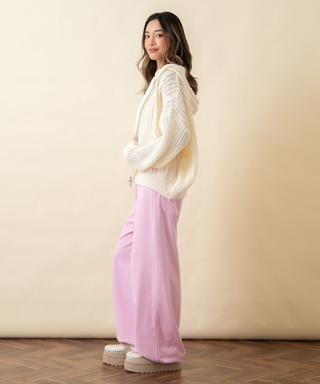 アイボリー(身長：約163cm)