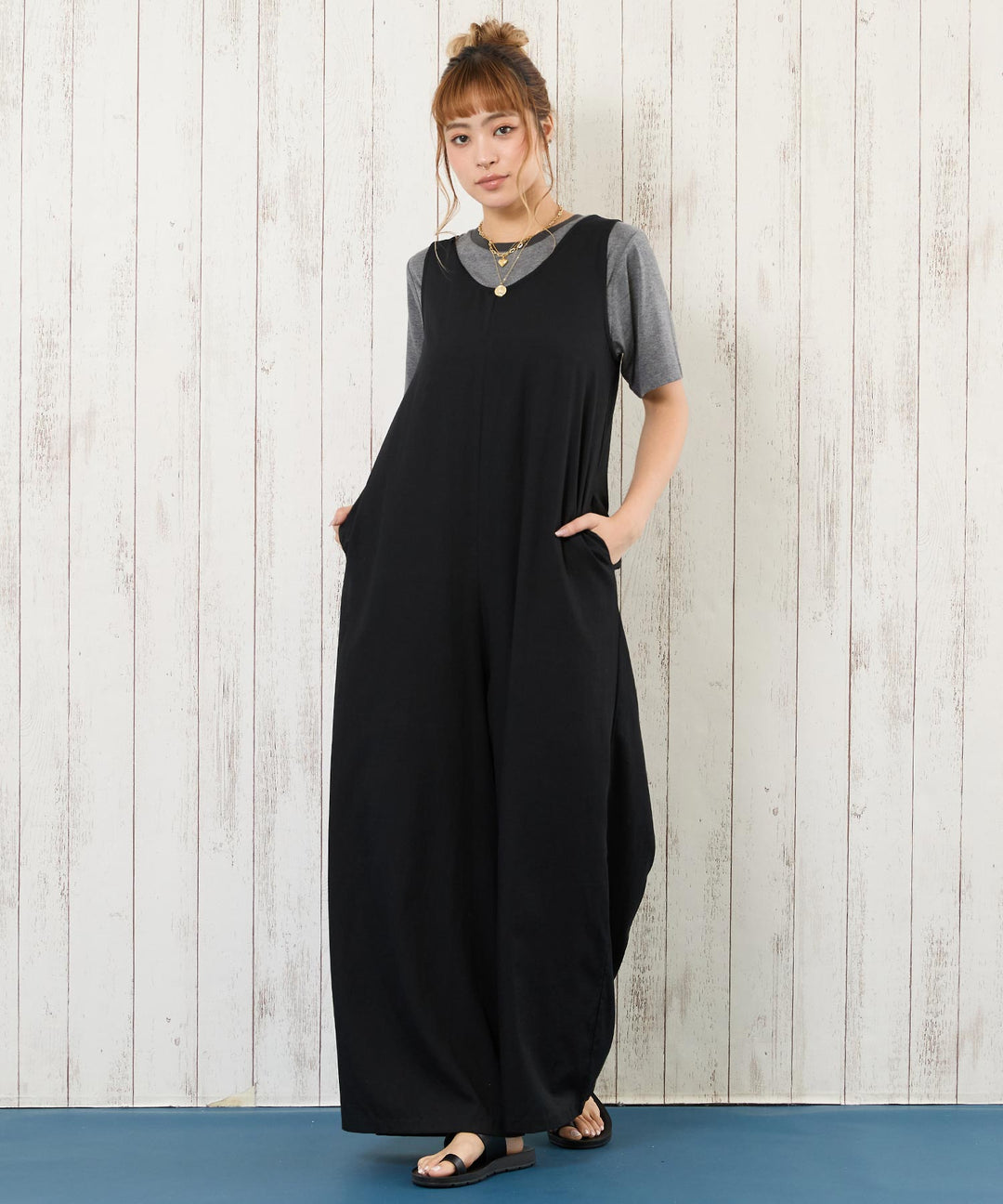 ブラック(身長：約165cm)