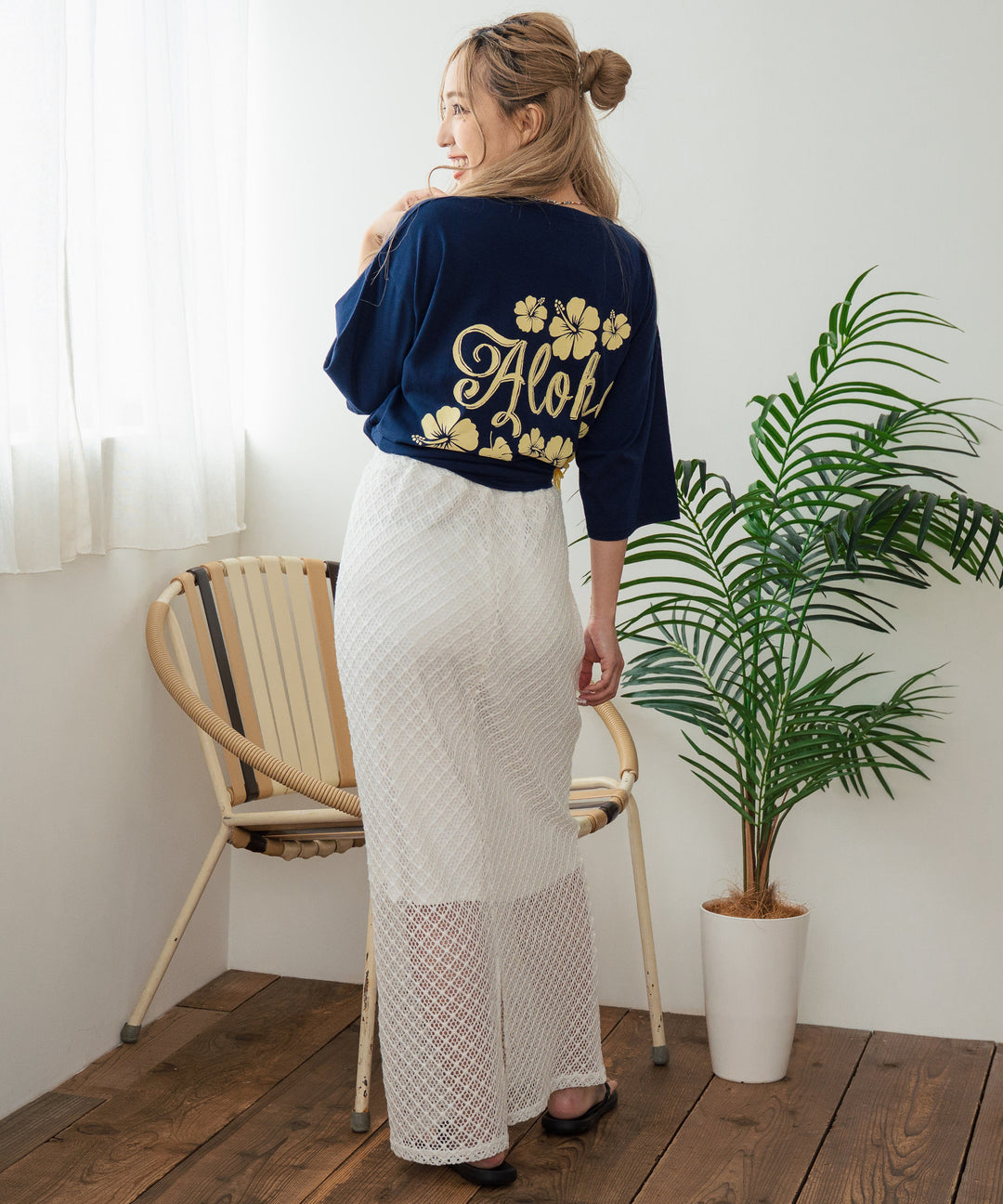 バック ハイビスカス プリント オーバーサイズ Tシャツ 853-5957