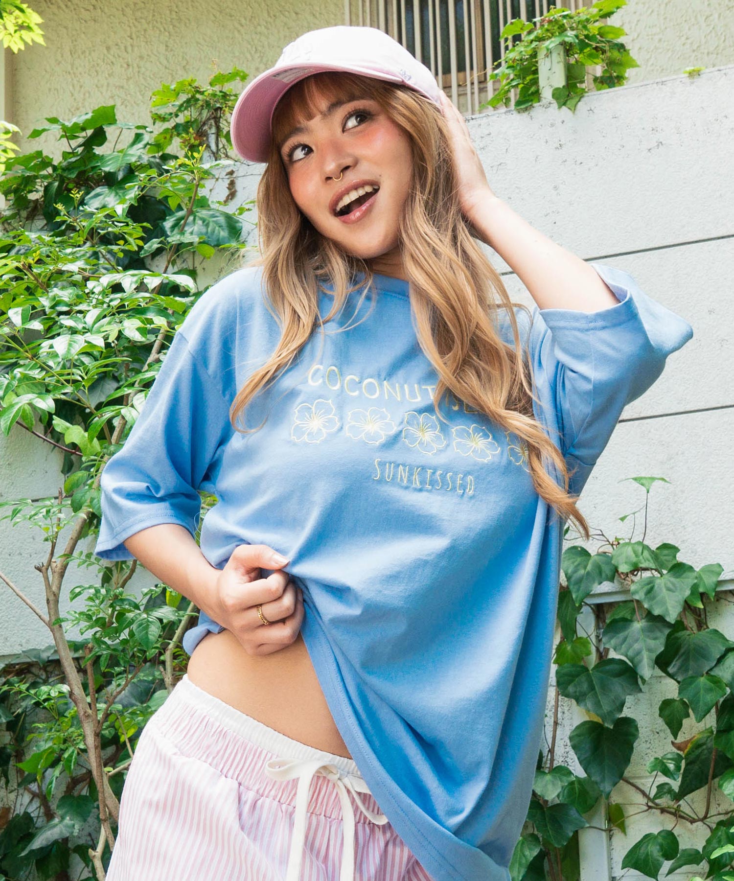 ハイビスカス カラー 刺繍 オーバーサイズ Tシャツ 853-6030 – ANAP