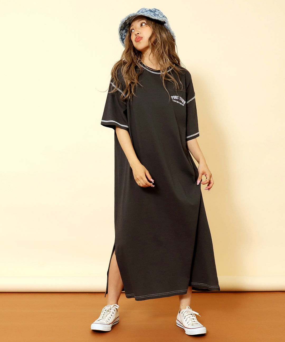 配色ステッチ ロゴ 半袖 マキシ ロング Tシャツ ワンピース 857-5932