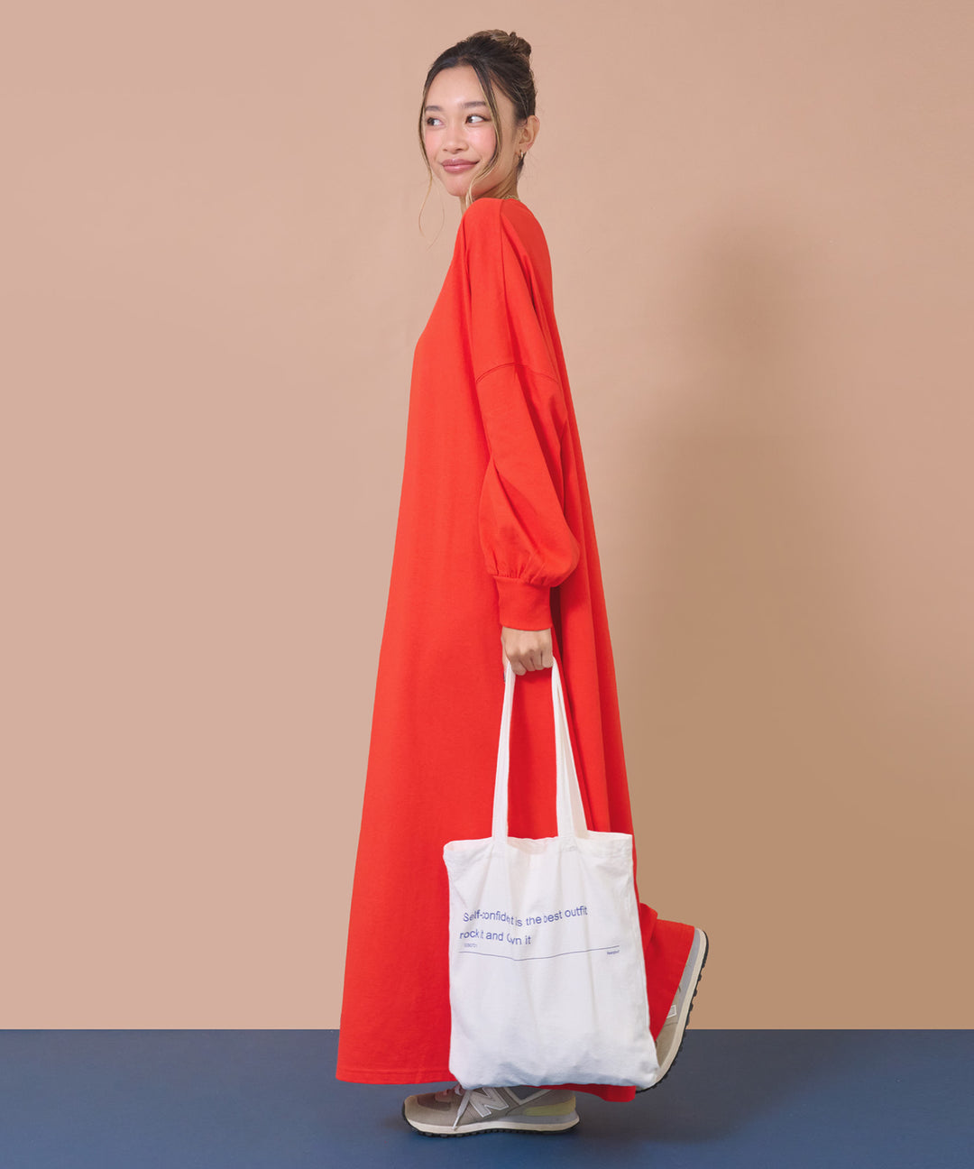 レッド(身長：約163cm)
