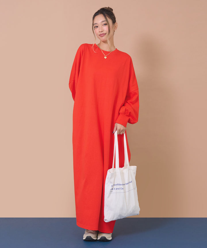 レッド(身長：約163cm)