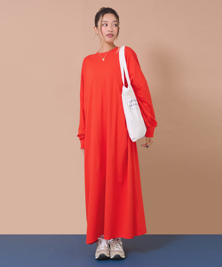 レッド(身長：約163cm)