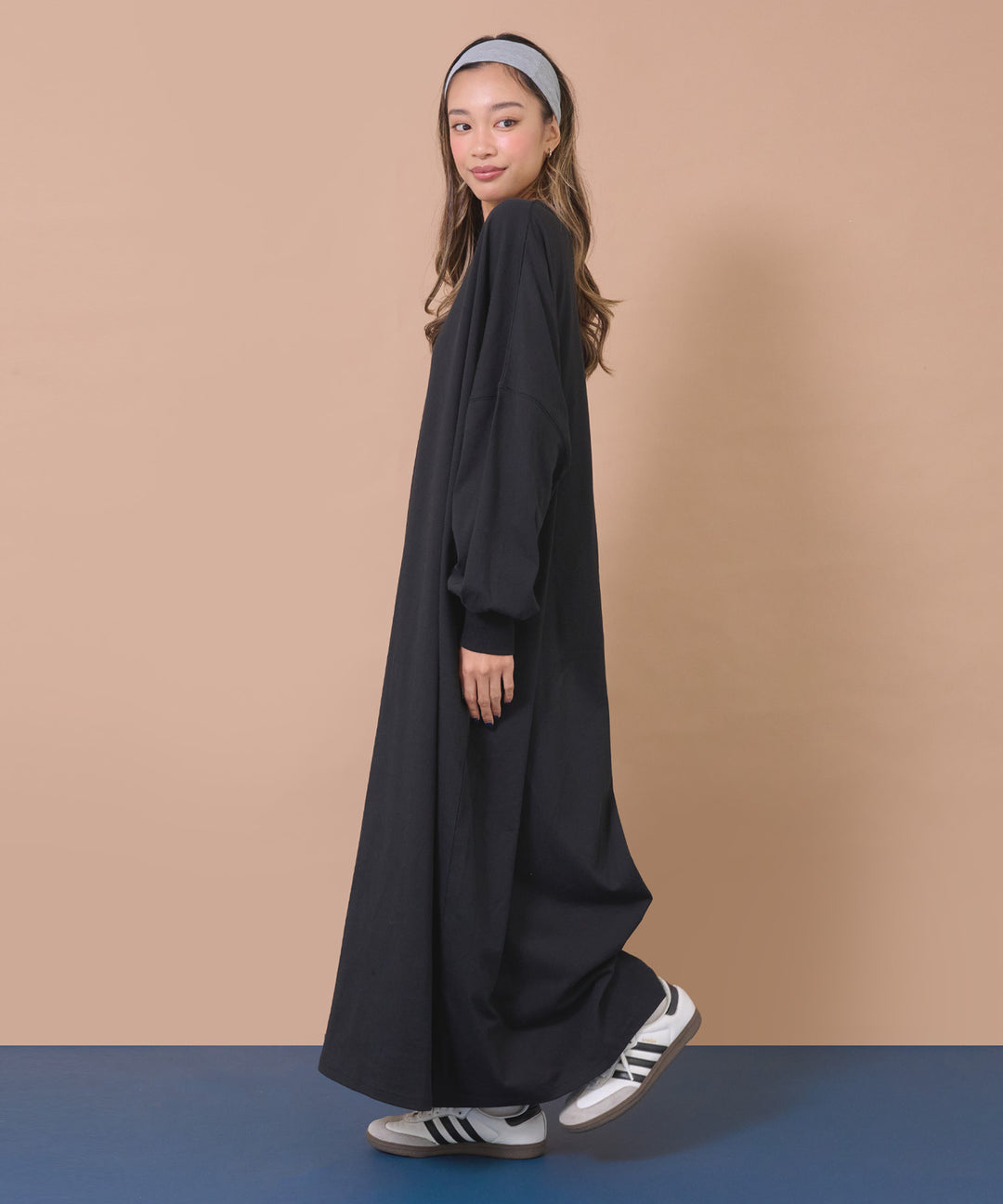 ブラック(身長：約163cm)