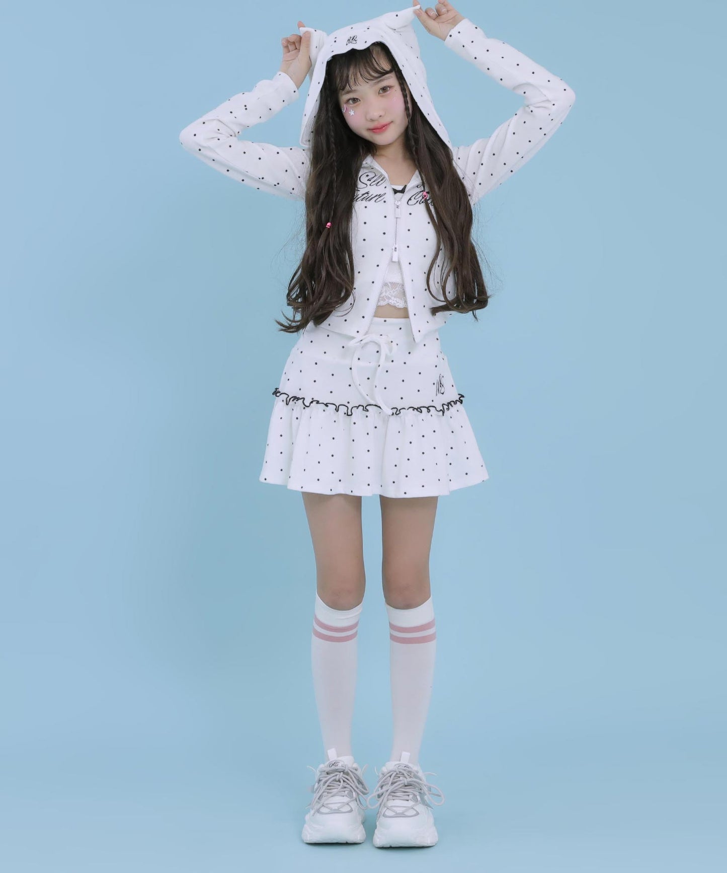 ホワイト/ブラック(Sサイズ着用/身長：約143cm)