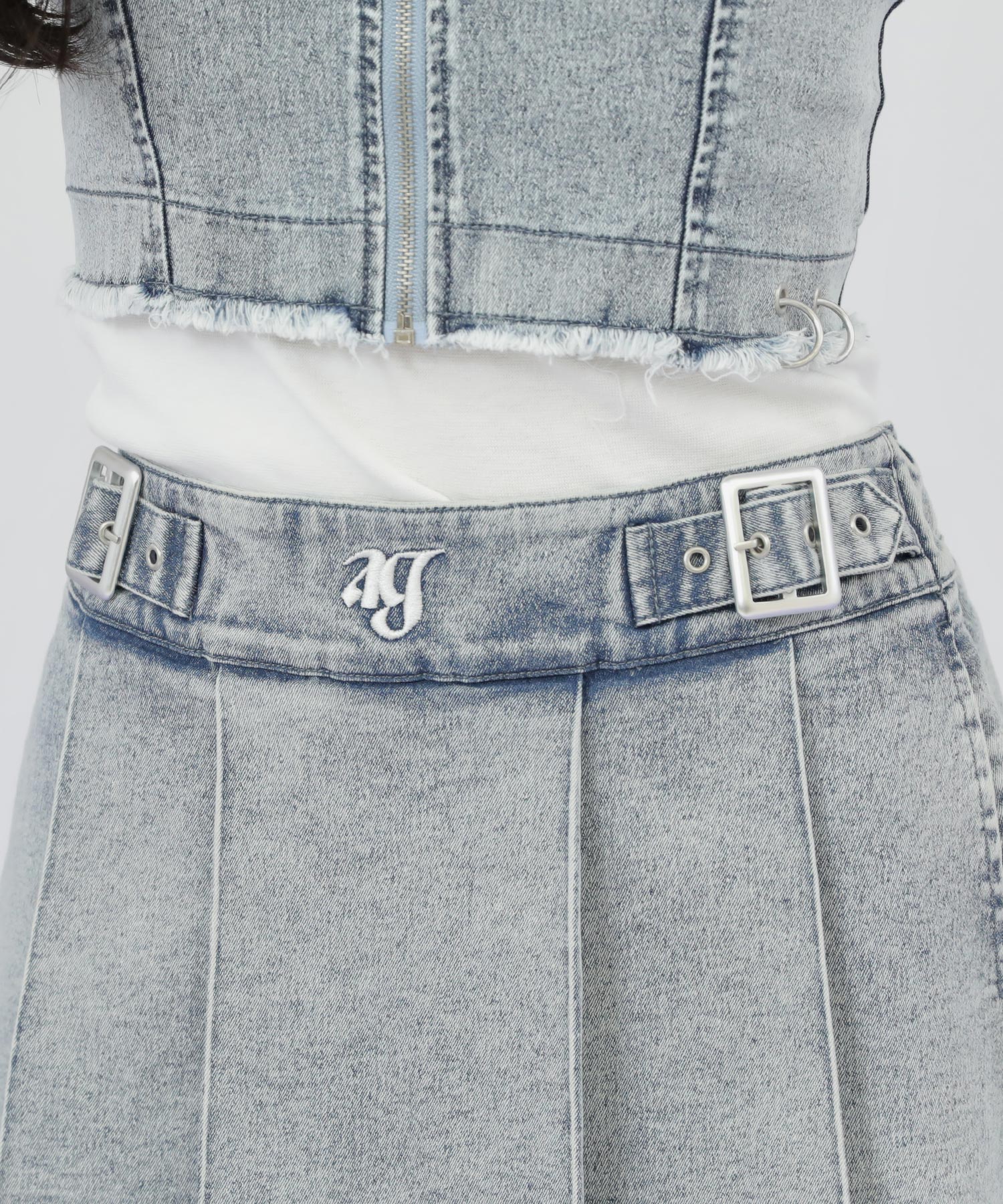 ブルー(Sサイズ着用/身長：約149cm)