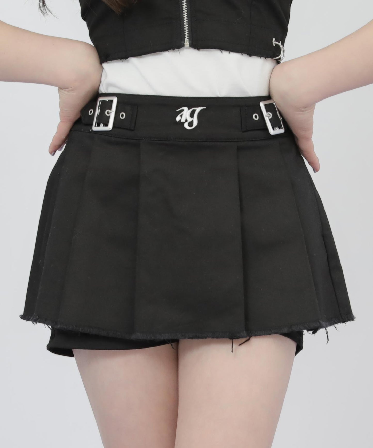 ブラック(Sサイズ着用/身長：約152cm)