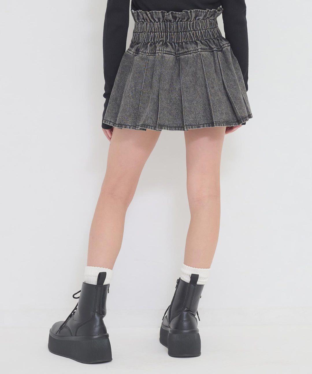 ブラック(XSサイズ着用/身長：約146cm)