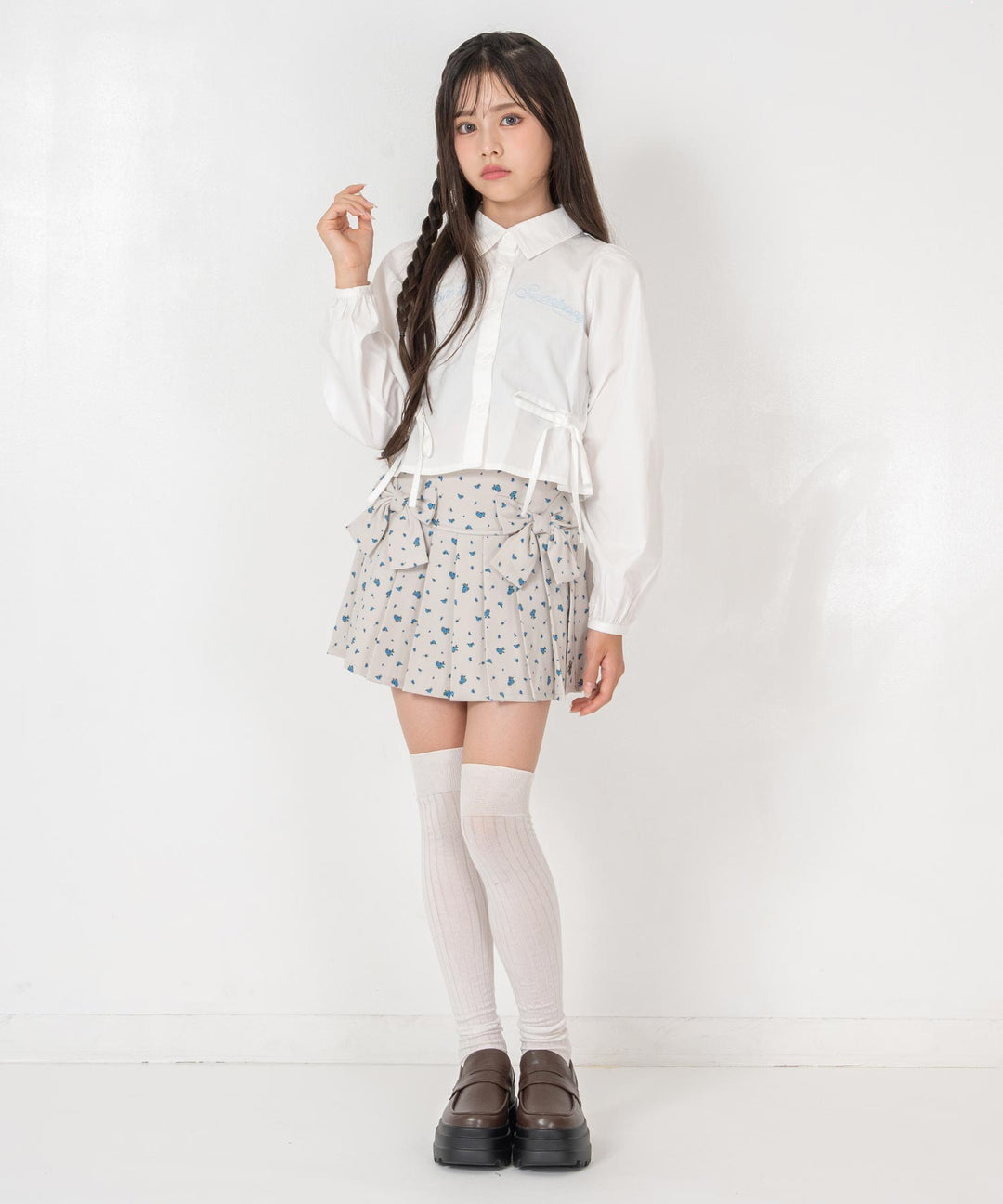 ライトグレー(XSサイズ着用/身長：約139cm)