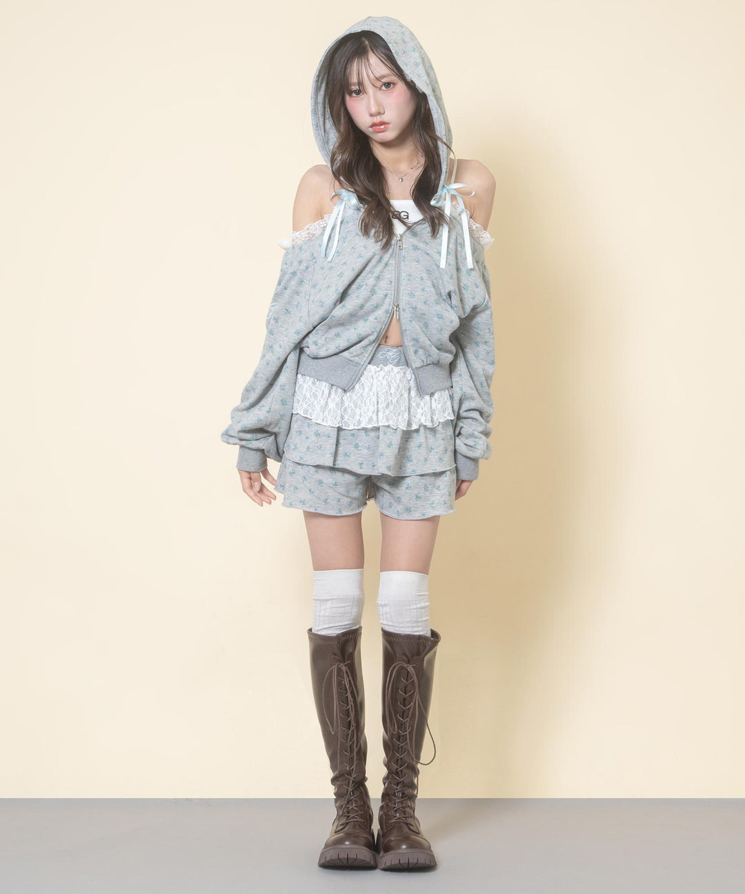 ライトグレー(Mサイズ着用/身長：約156cm)