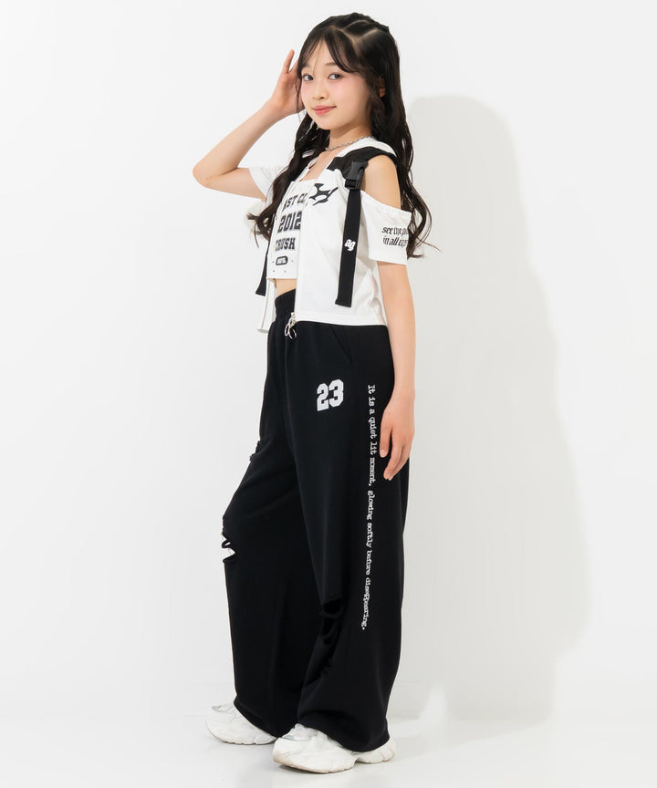 ブラック(Sサイズ着用/身長：約146cm)
