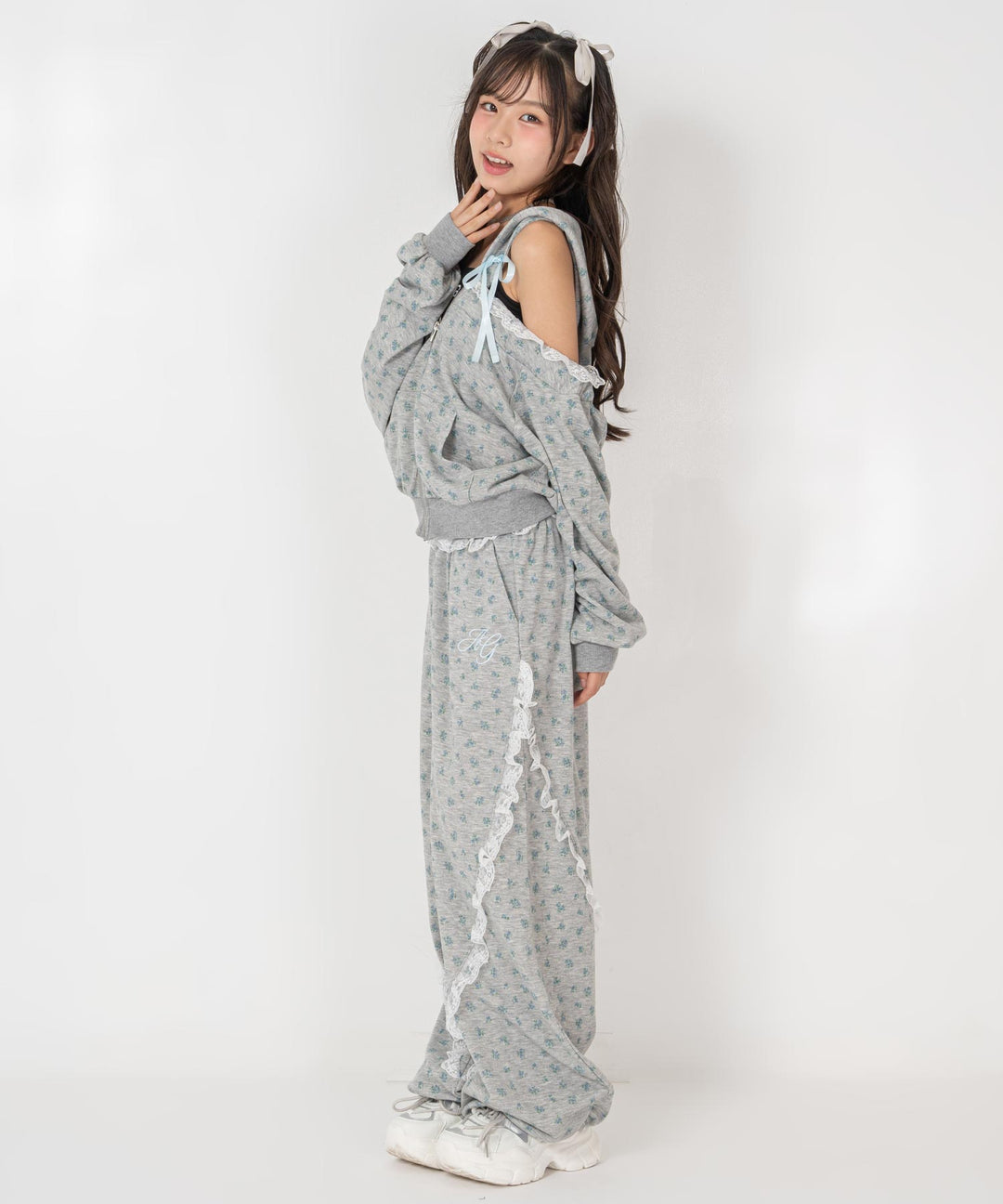 ライトグレー(Sサイズ着用/身長：約147cm)