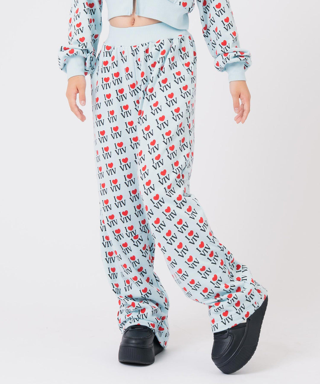 サックス(150サイズ着用/身長：約152cm)
 