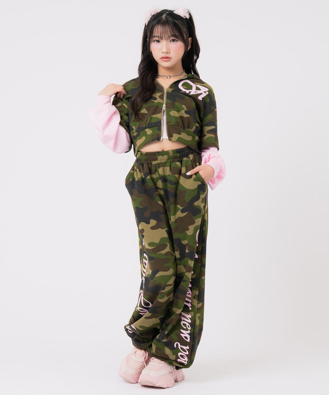 ライトピンク(150サイズ着用/身長：約144cm)