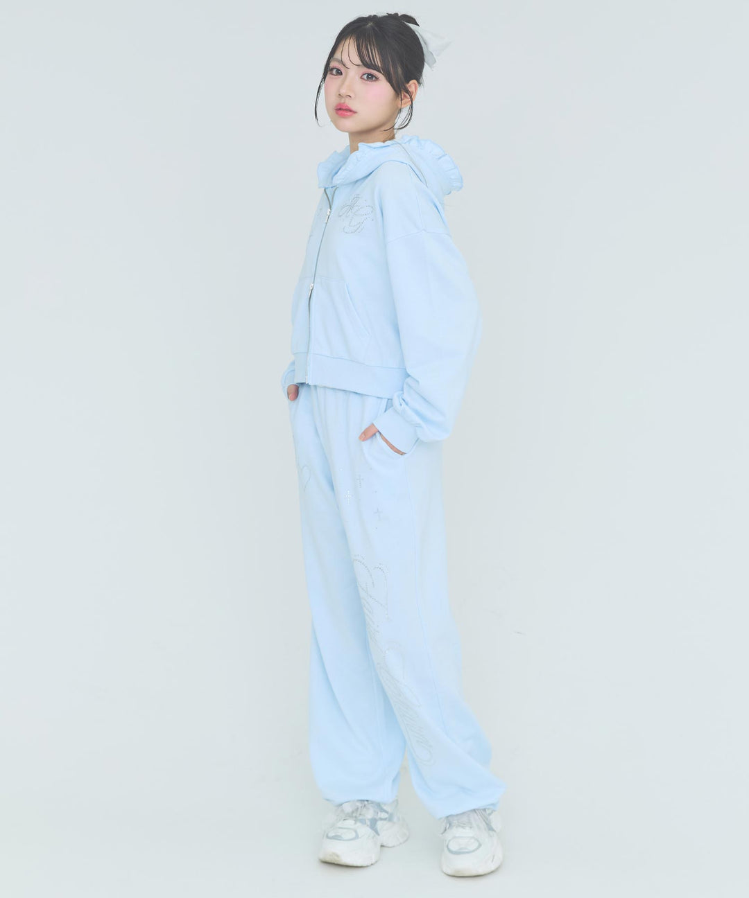 サックス(Ｍサイズ着用/身長：約162cm)