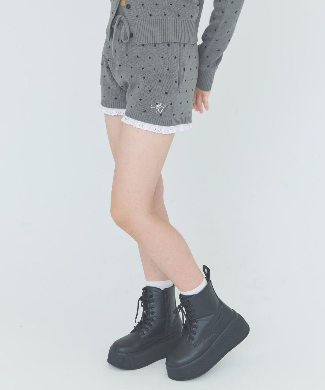 ダークグレー(Mサイズ着用/身長：約162cm)