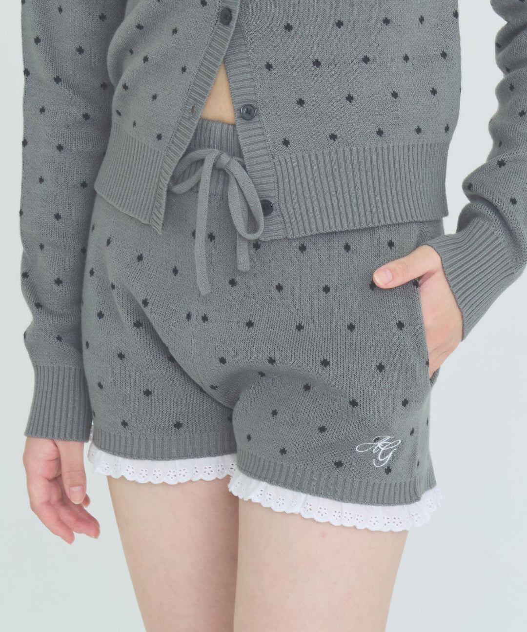 ダークグレー(Mサイズ着用/身長：約162cm)