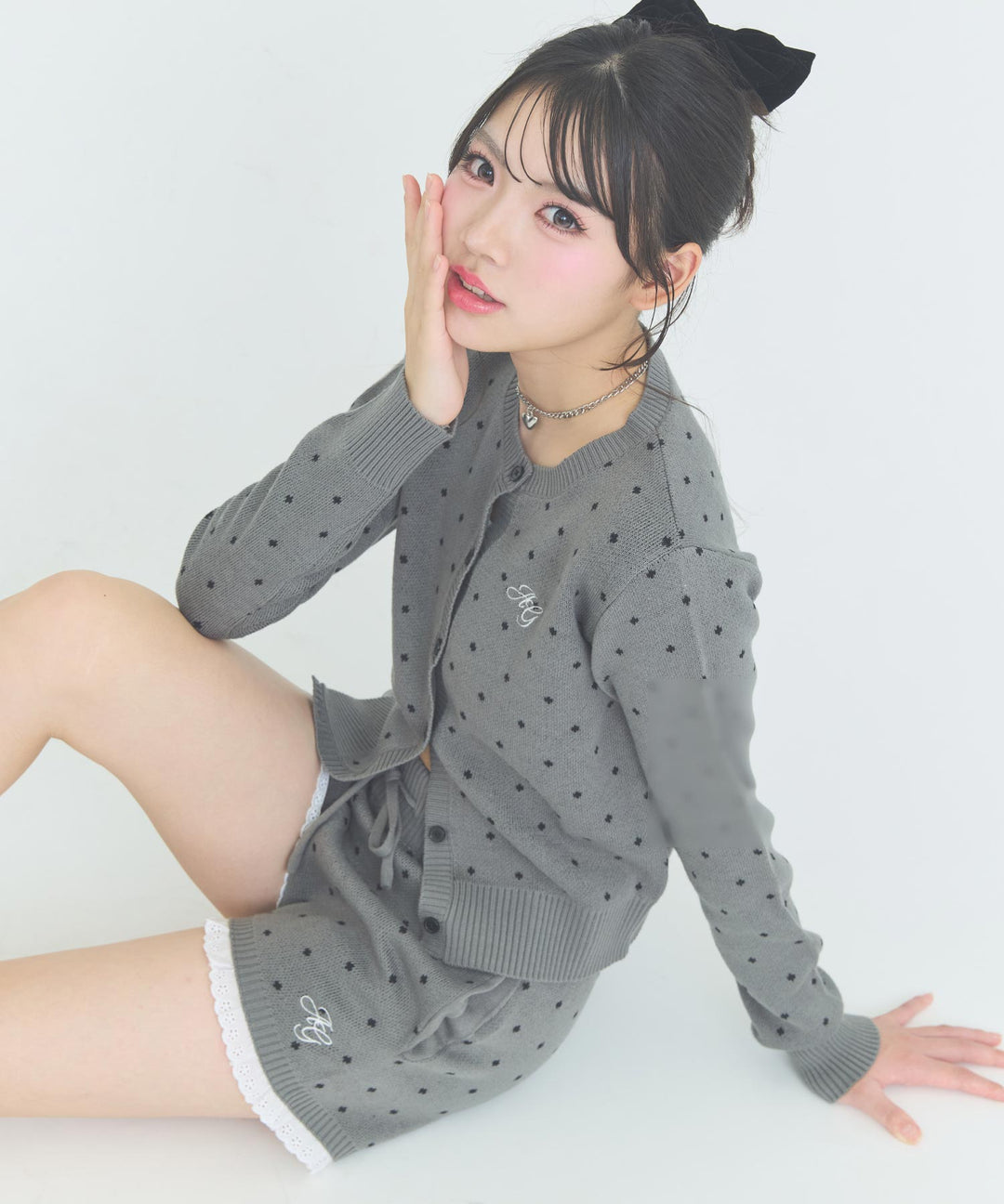 ダークグレー(Mサイズ着用/身長：約162cm)