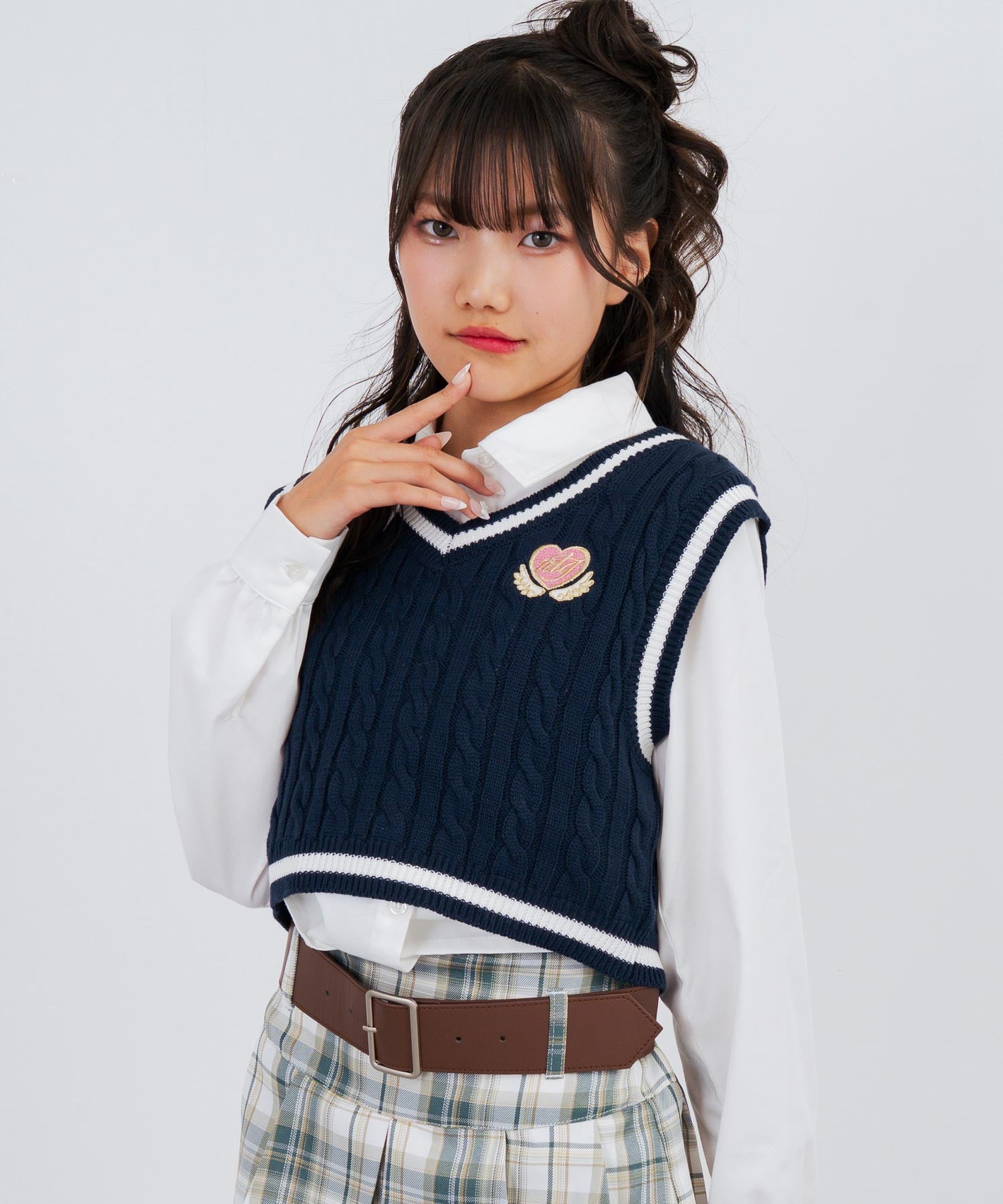 刺繡入 ライン ショート ニット ベスト 913-7849 – ANAP オンライン