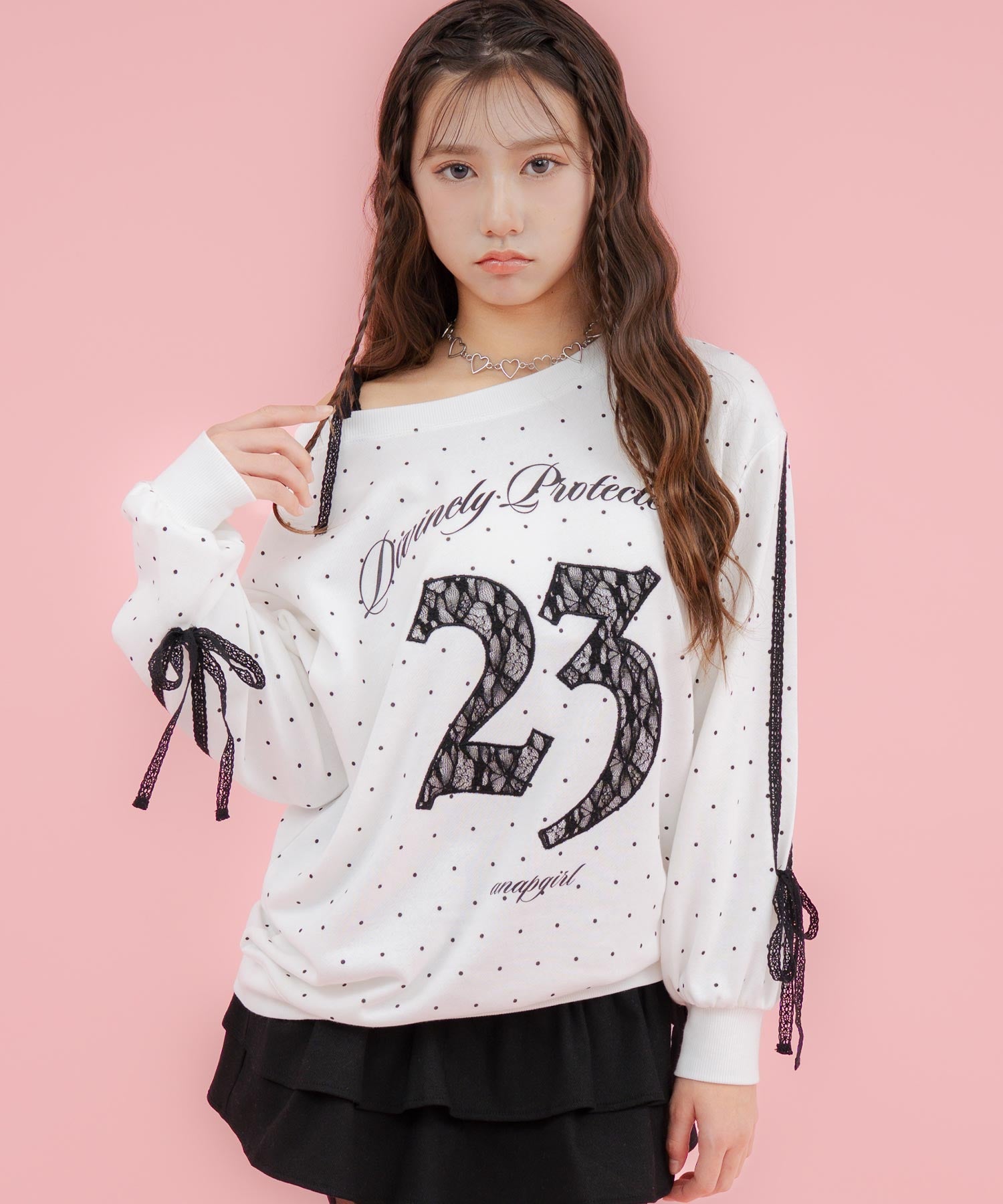 ホワイト/ブラック/152cm(Sサイズ着用)