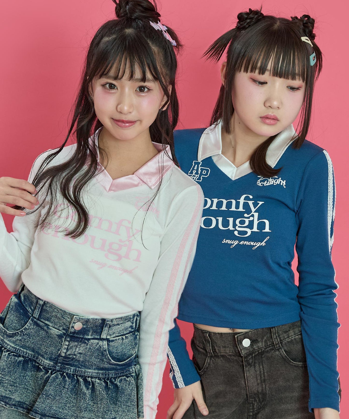 オフホワイト(Sサイズ着用/身長：約149cm)
ネイビー(Sサイズ着用/身長：約154cm)
