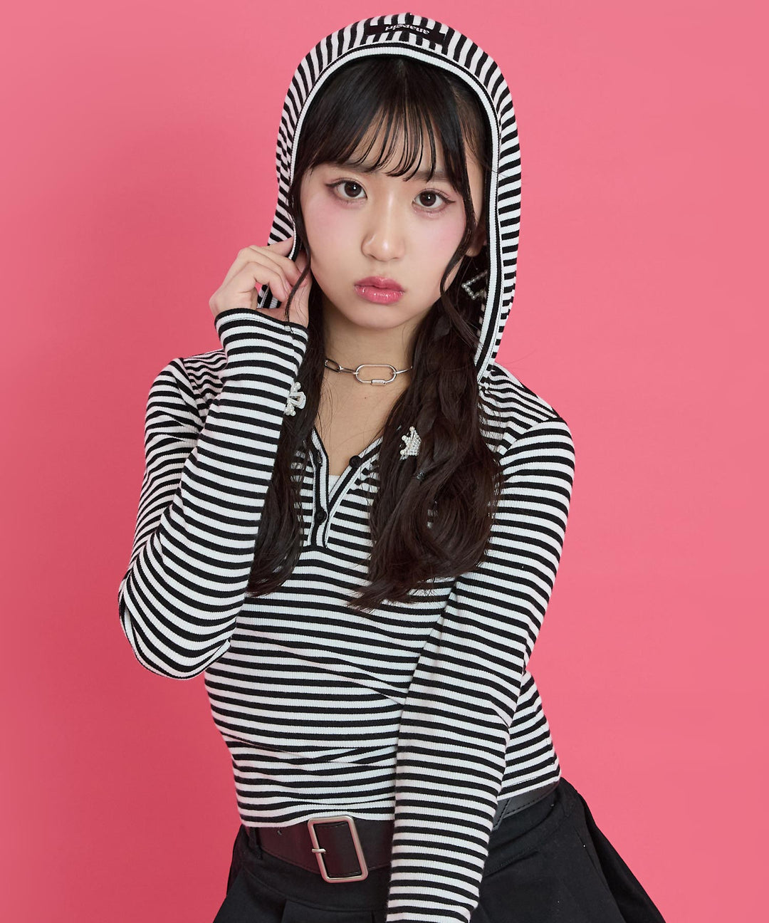 ホワイト/ブラック(Sサイズ着用/身長：約149cm)