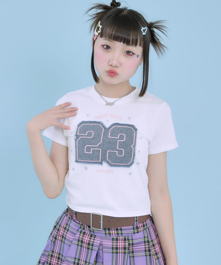 ホワイト(Sサイズ着用/身長：約154cm)