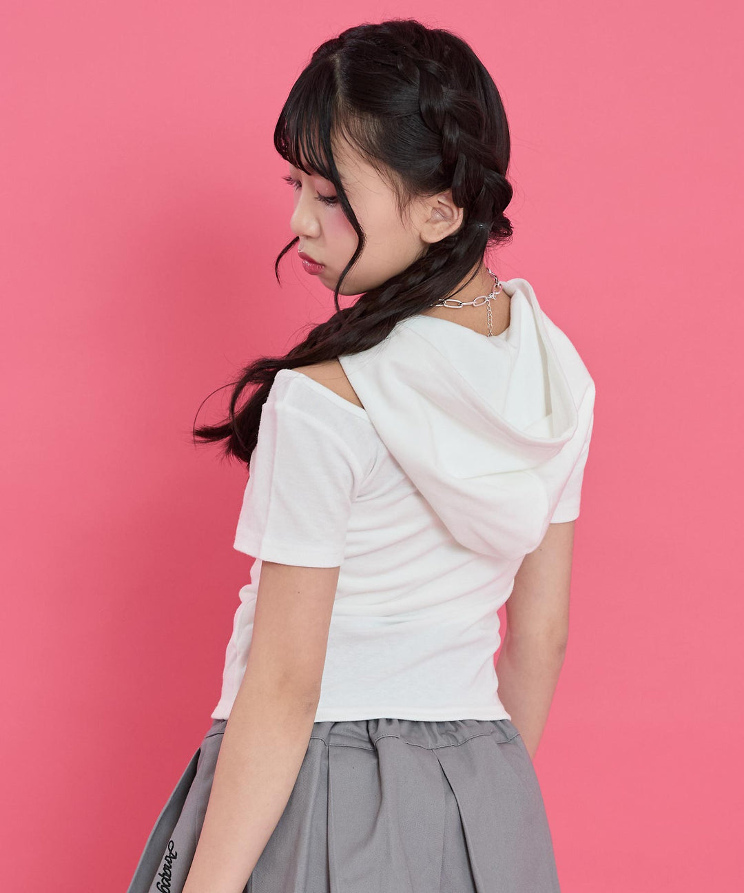 ホワイト(Sサイズ着用/身長：約149cm)