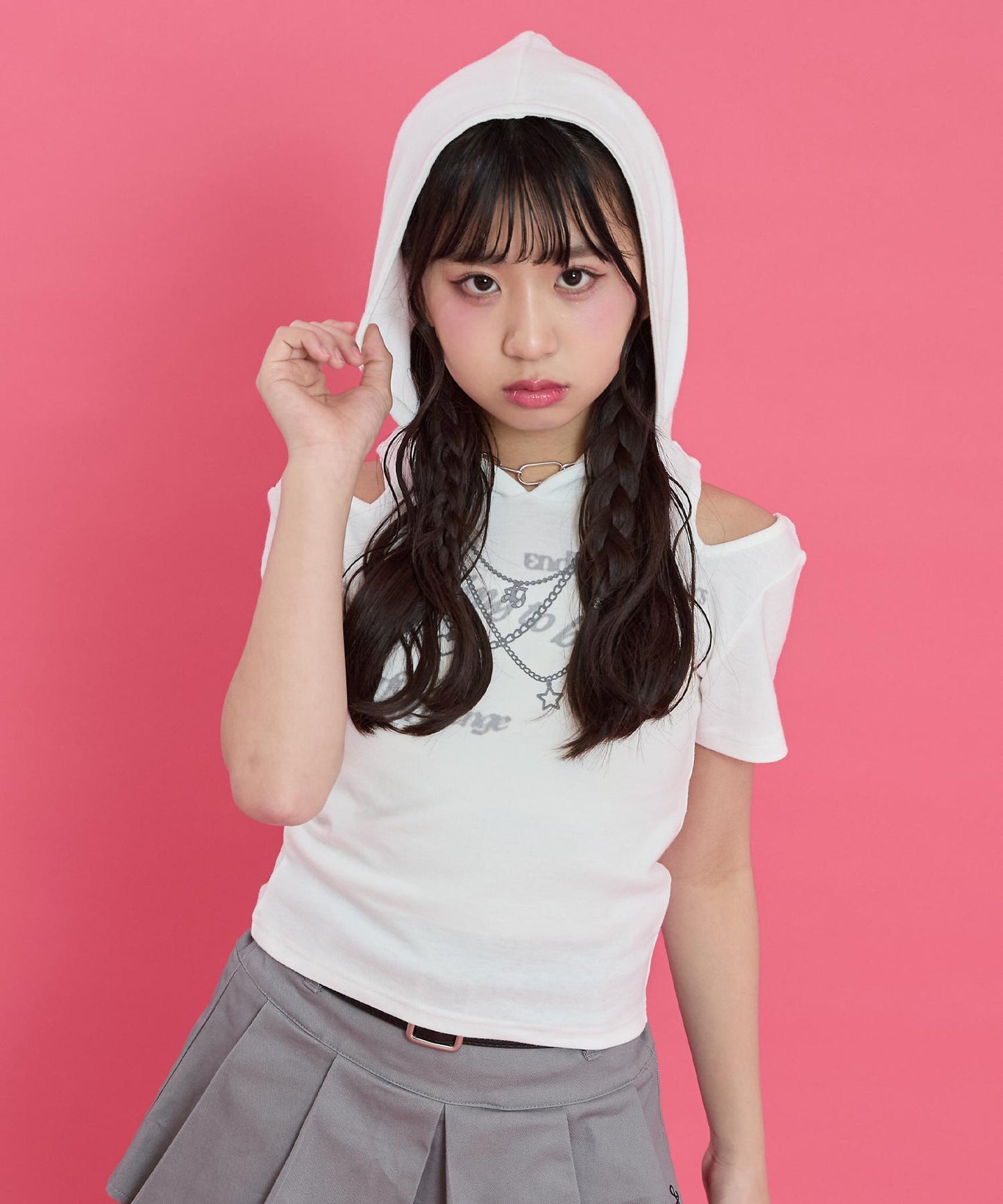 ホワイト(Sサイズ着用/身長：約149cm)