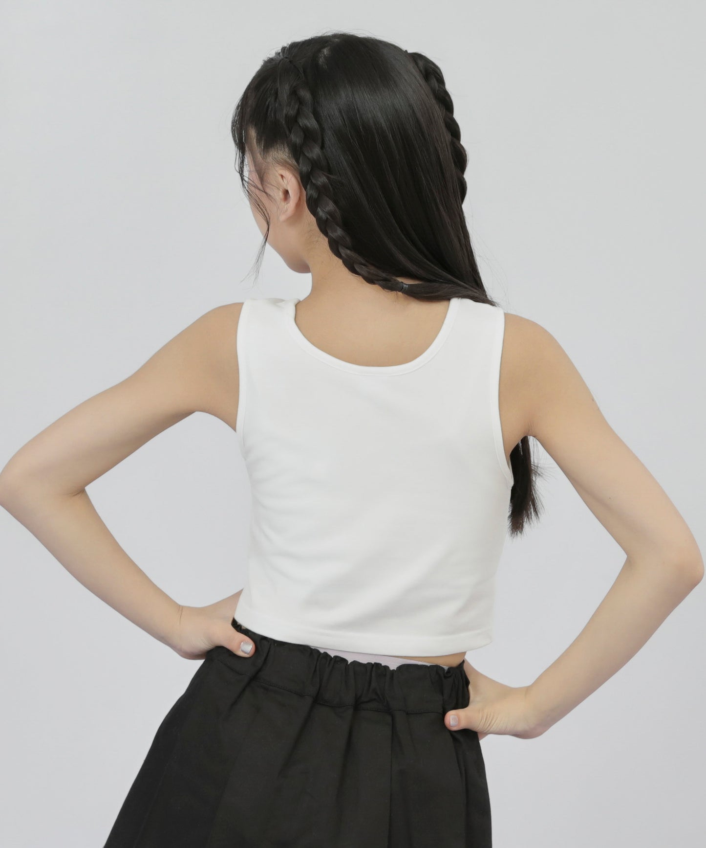 ホワイト(Sサイズ着用/身長：約149cm)