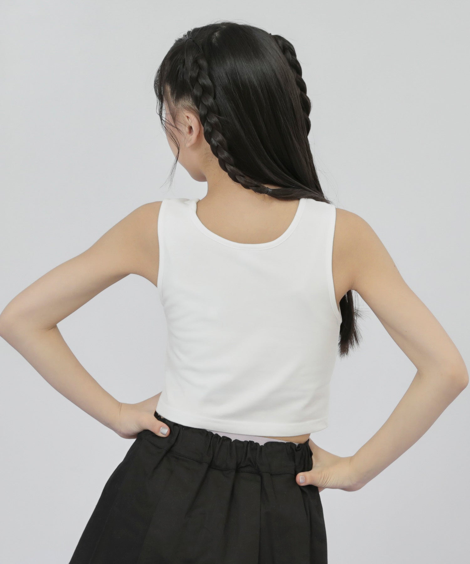 ホワイト(Sサイズ着用/身長：約149cm)