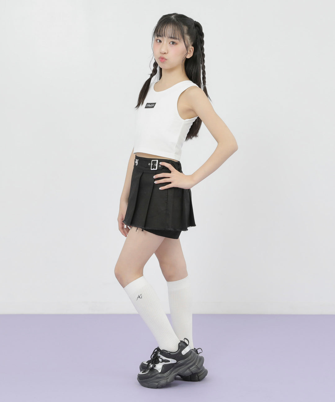 ホワイト(Sサイズ着用/身長：約149cm)