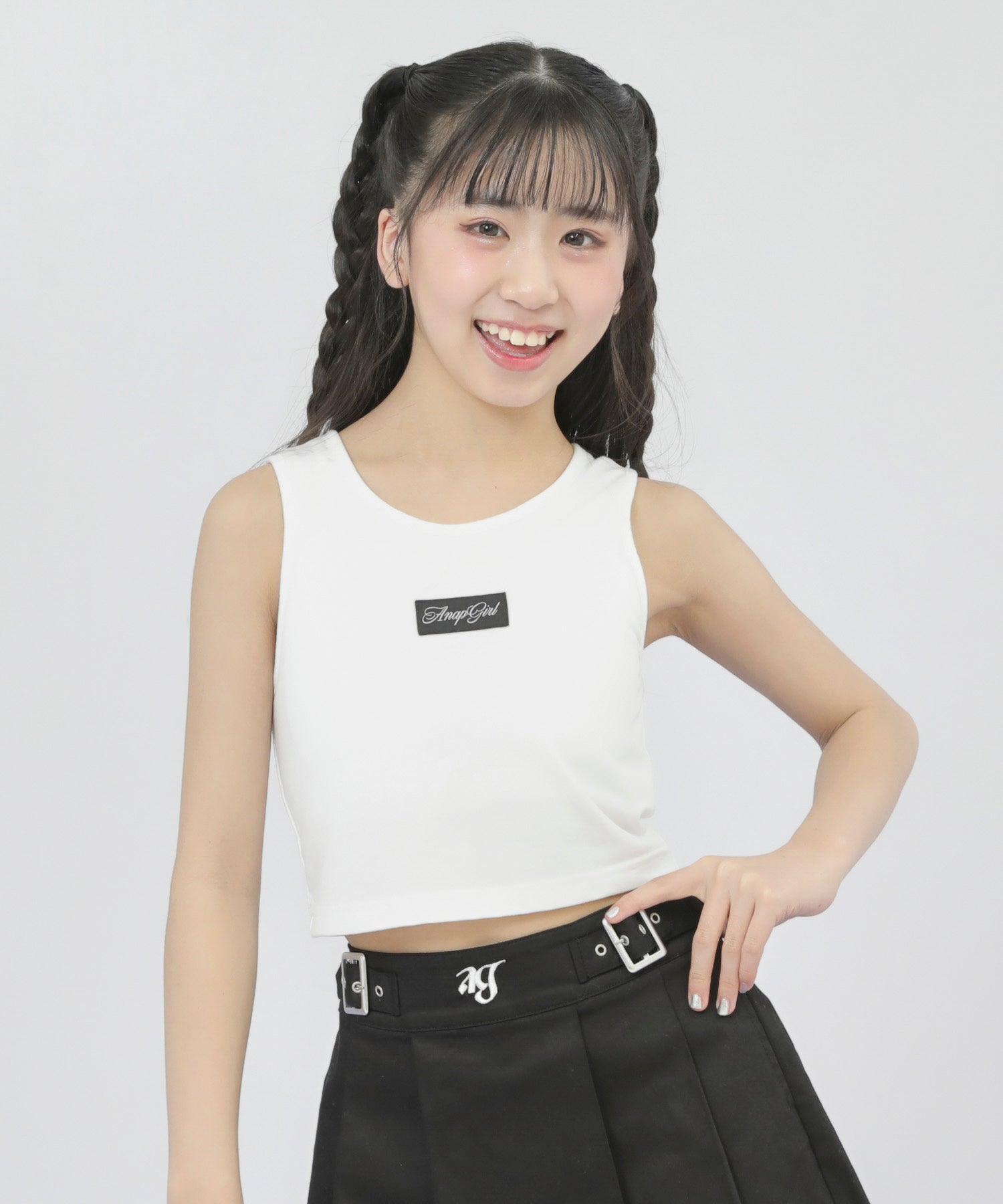 ホワイト(Sサイズ着用/身長：約149cm)