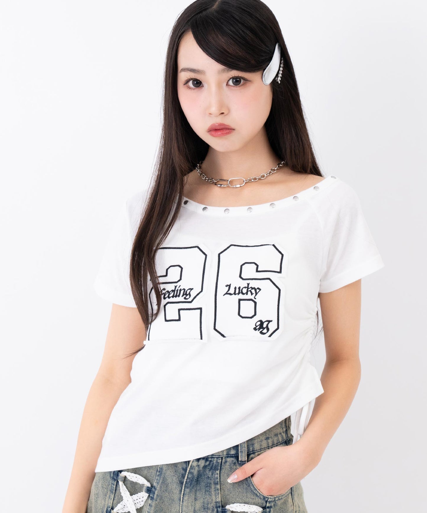 ホワイト(Sサイズ着用/身長：約150cm)